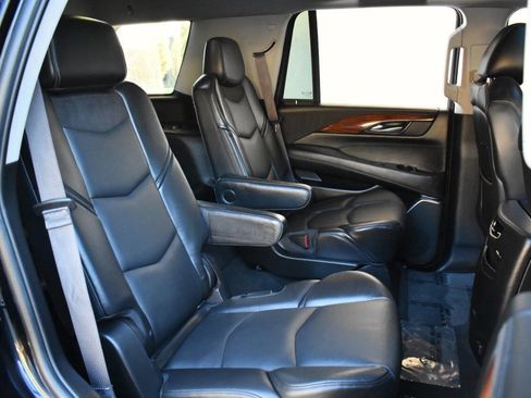 Used 2015 Cadillac Escalade Premium AWD/4WD image 41