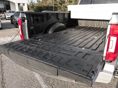 Used 2022 Ford F350 Platinum w/ FX4 Off-Road Package image 54