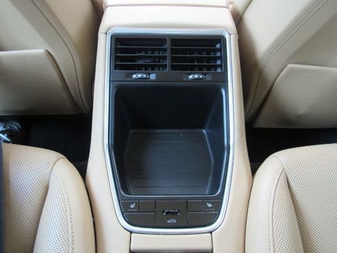 Used 2019 Porsche Panamera 4 image 27