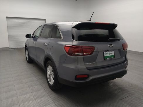 Used 2020 Kia Sorento LX image 5
