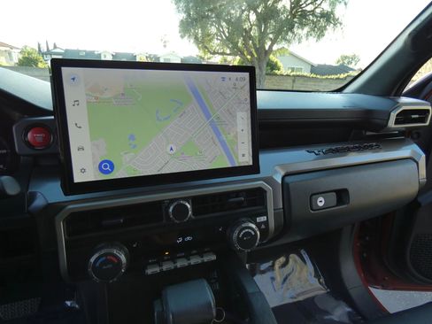 Used 2025 Toyota Tacoma TRD Off-Road image 58