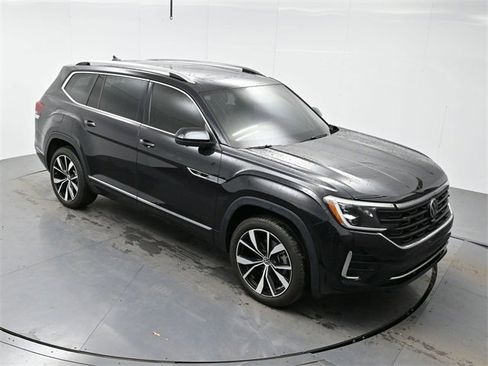 Used 2024 Volkswagen Atlas SEL Premium R-Line image 35