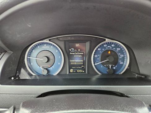 Used 2016 Toyota Camry LE image 21