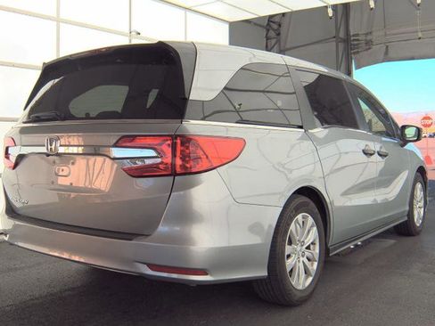 Used 2018 Honda Odyssey LX image 3
