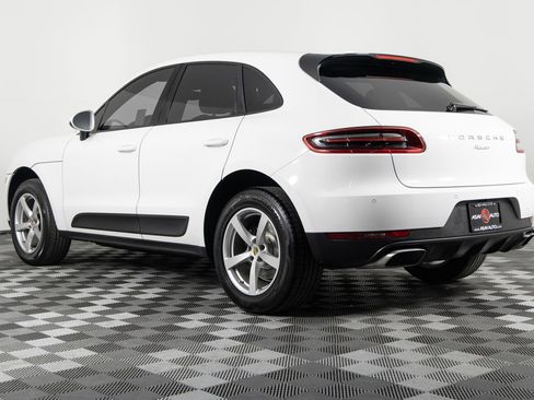 Used 2018 Porsche Macan AWD/4WD image 4