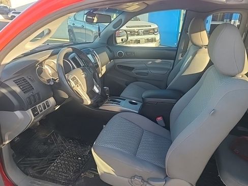 Used 2014 Toyota Tacoma 4x4 Access Cab image 12