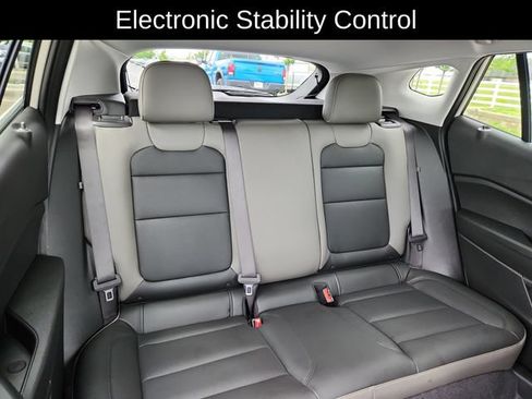 Used 2026 Chevrolet Trax ACTIV w/ Sunroof Package FWD image 31