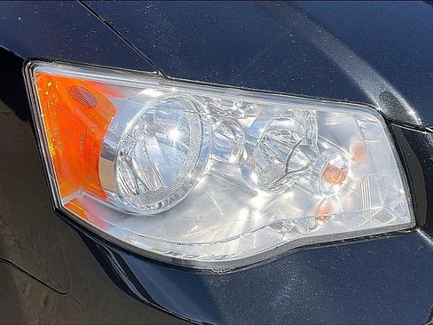 Used 2020 Dodge Grand Caravan SXT image 31