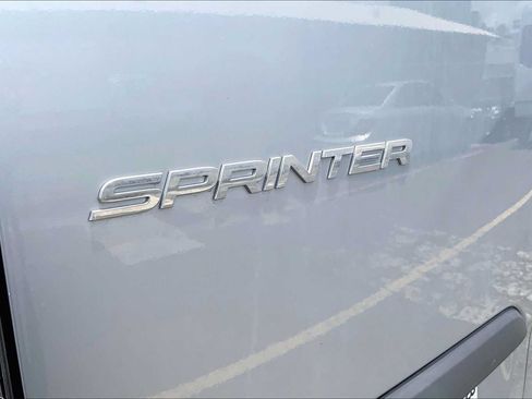 Used 2025 Mercedes-Benz Sprinter 2500 image 14