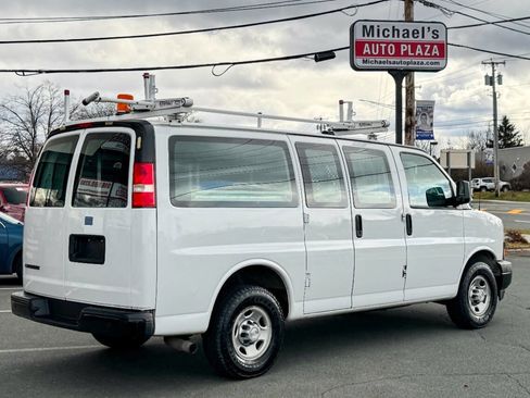 Used 2018 Chevrolet Express 2500 w/ Driver Convenience Package image 4