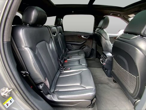 Used 2018 Audi Q7 3.0T Prestige AWD/4WD image 18