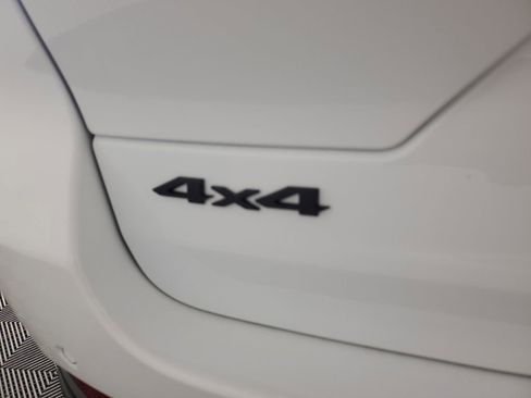 New 2025 Jeep Grand Cherokee Altitude image 12