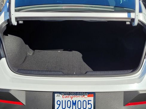 Certified 2025 Hyundai Elantra SE image 33