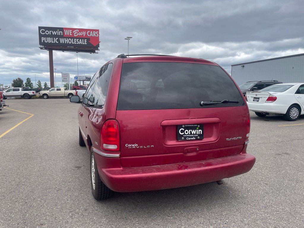 Used 1997 Chrysler Town & Country SX FWD image 9