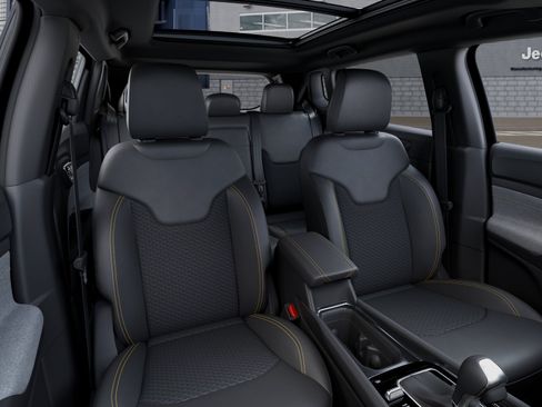 New 2026 Jeep Compass Latitude AWD/4WD image 9