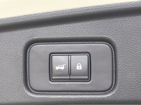 Certified 2023 Nissan Pathfinder SL w/ Lighting Package (N92) image 16