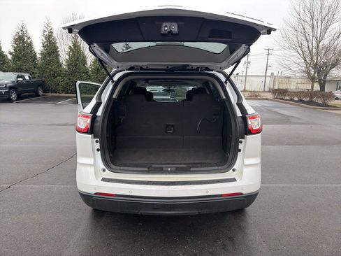 Used 2016 Chevrolet Traverse LT w/ Style and Technology Package image 26