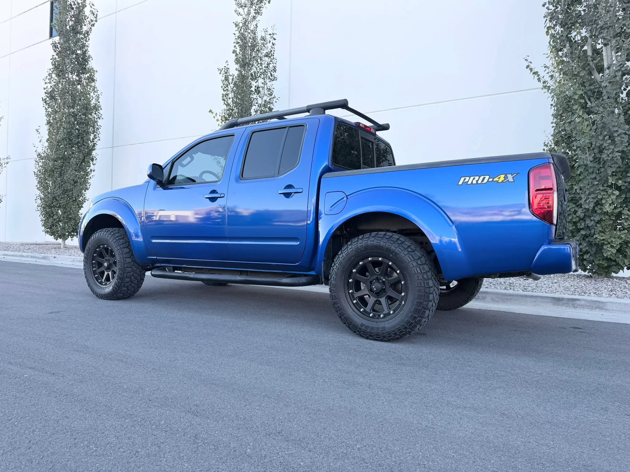 Used 2015 Nissan Frontier PRO-4X w/ Pro-4x Luxury Package AWD/4WD image 9