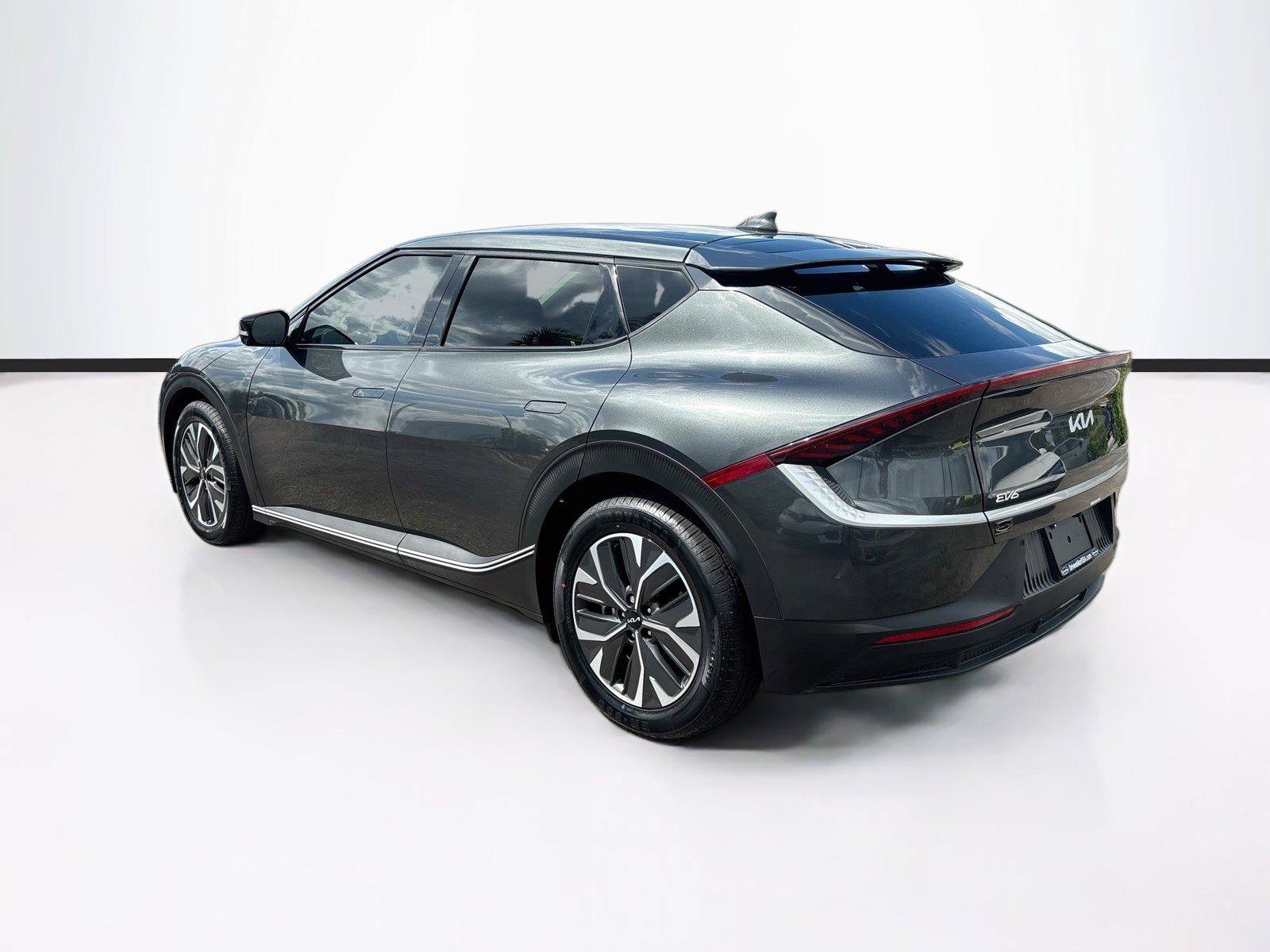 Used 2024 Kia EV6 Light RWD image 5