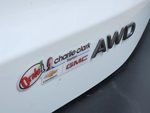 Used 2025 Nissan Kicks SV AWD/4WD image 25