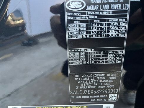 Certified 2025 Land Rover Defender 110 S image 22