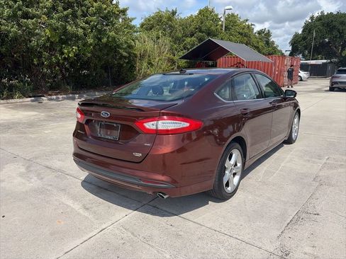 Used 2016 Ford Fusion SE FWD image 3