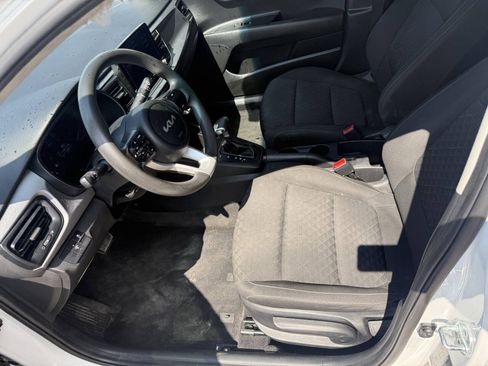 Used 2022 Kia Rio LX FWD image 18