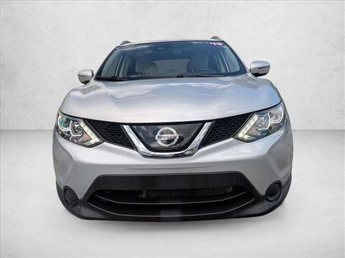 Used 2019 Nissan Rogue Sport SV FWD image 2