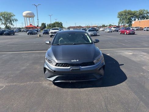 Used 2022 Kia Forte LXS FWD image 5