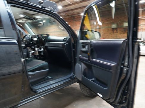 Used 2017 Toyota 4Runner TRD Off-Road image 47