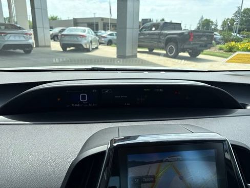 Used 2022 Toyota Prius Prime XLE FWD image 14