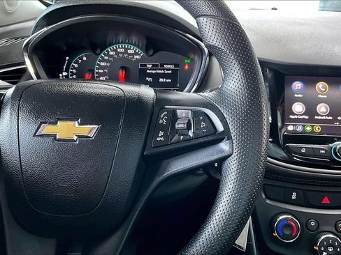 Used 2021 Chevrolet Trax LT AWD/4WD image 11