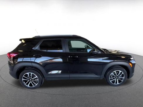 Used 2025 Chevrolet TrailBlazer LT FWD image 16