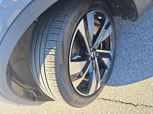 Used 2023 Volvo XC40 B5 Ultimate w/ Protection Package Premier image 31