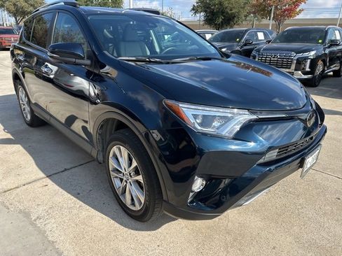 Used 2018 Toyota RAV4 Limited image 3