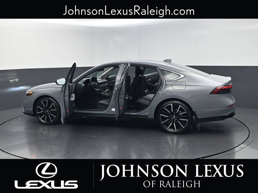 Used 2023 Honda Accord Touring image 36