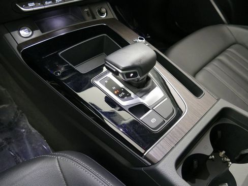 Used 2023 Audi Q5 2.0T Premium w/ Convenience Package image 23