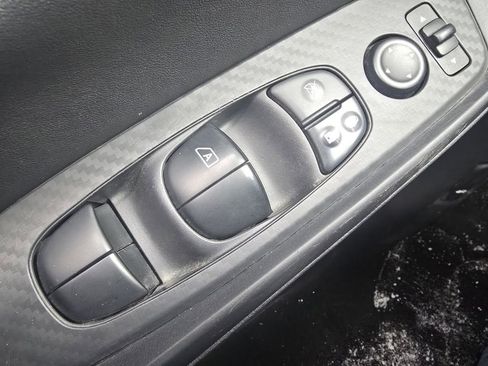 Used 2025 Nissan Sentra SV image 22