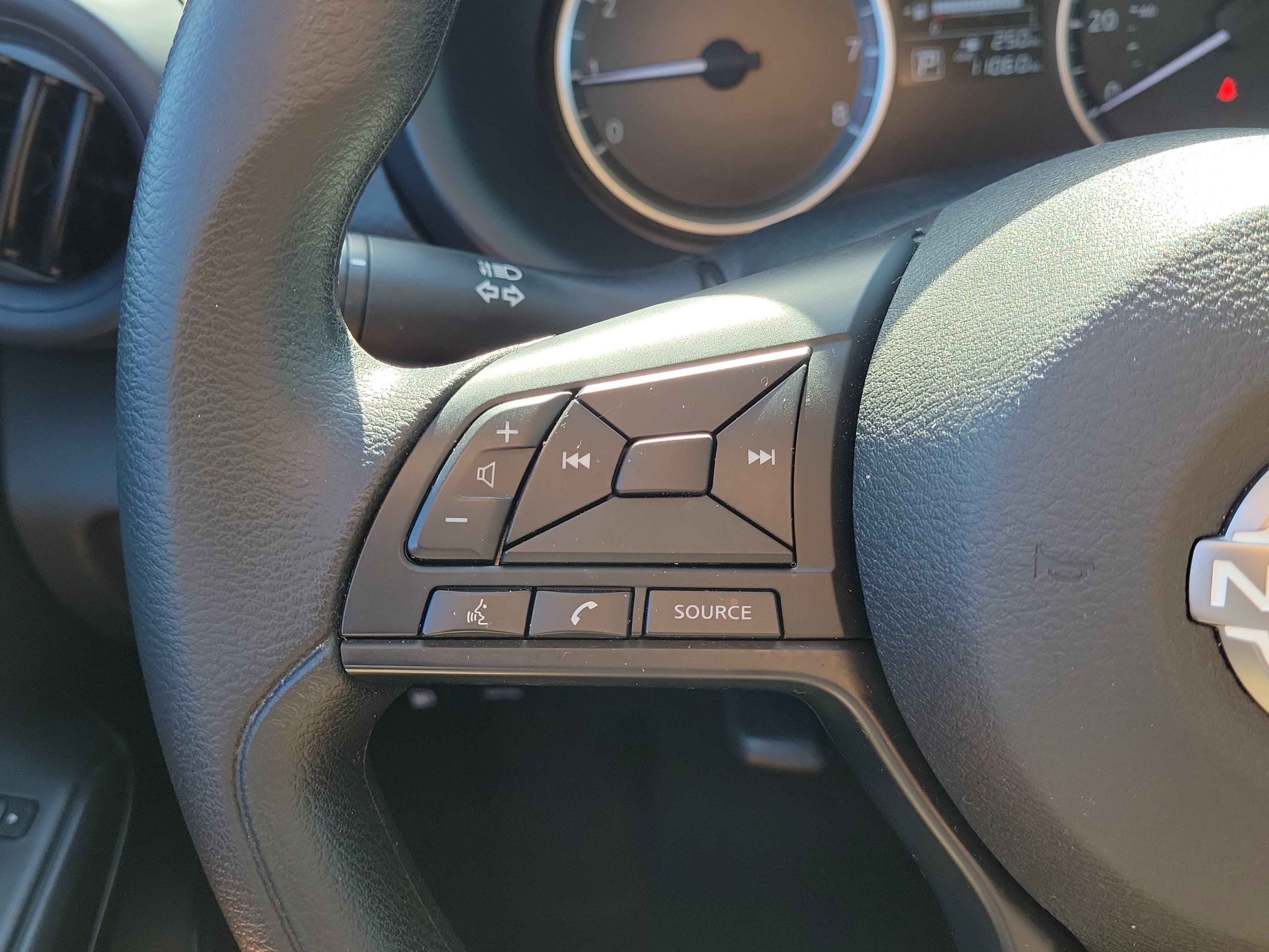 Certified 2025 Nissan Kicks Play S FWD image 23