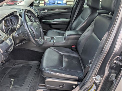 Used 2015 Chrysler 300 Limited RWD image 15