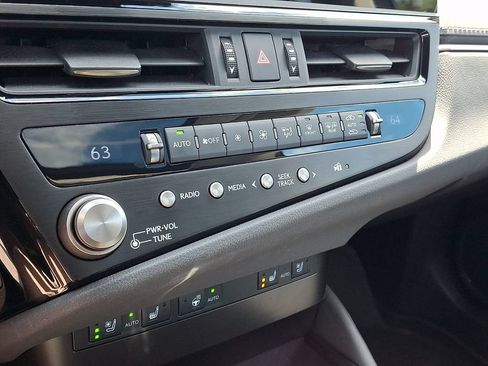 Certified 2025 Lexus ES 350 w/ Premium Package FWD image 16