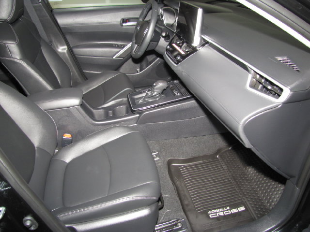 Used 2026 Toyota Corolla Cross XLE w/ Convenience Package FWD image 44