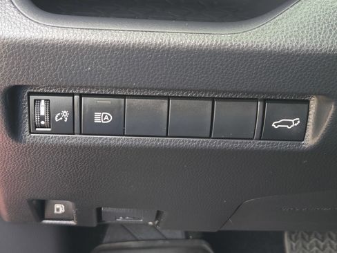 Used 2022 Toyota RAV4 XLE w/ Convenience Package AWD/4WD image 21