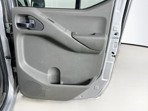 Used 2014 Nissan Frontier SV RWD image 27
