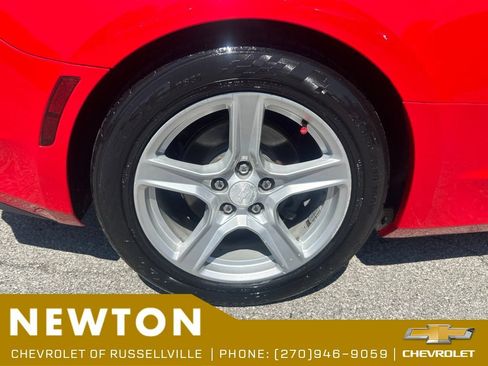 Used 2020 Chevrolet Camaro LT RWD image 33