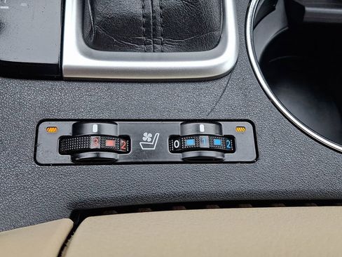 Used 2017 Toyota Highlander Limited w/ Protection Package #3 image 24