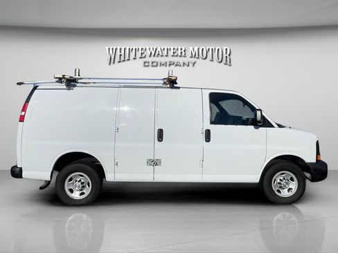 Used 2017 Chevrolet Express 2500 image 6