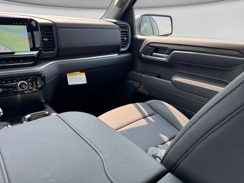 New 2026 GMC Sierra 1500 SLT w/ SLT Premium Plus Package AWD/4WD image 18