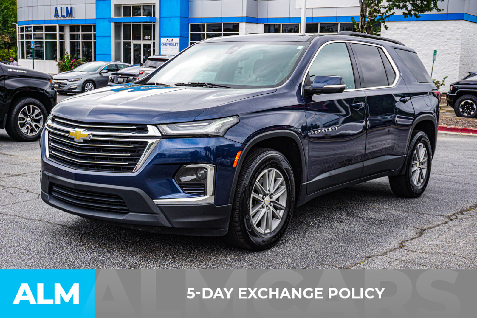Used 2022 Chevrolet Traverse LT FWD image 4