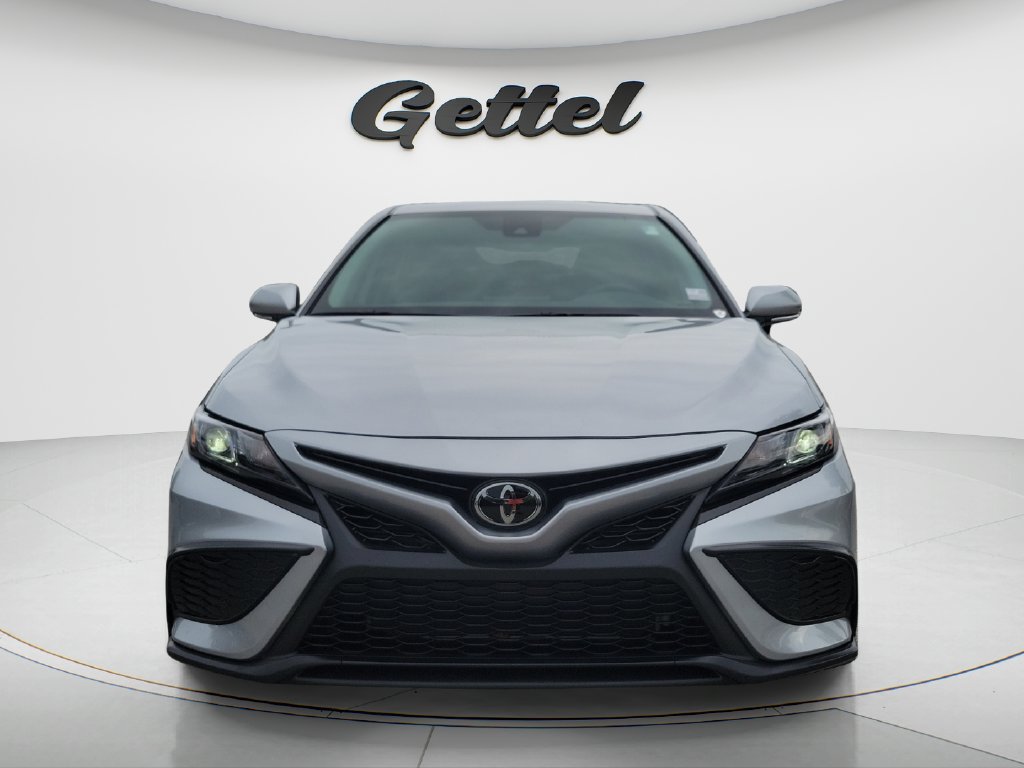 Used 2024 Toyota Camry SE FWD image 2
